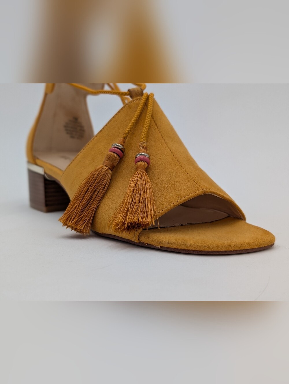 Nine West Sz 7M "Youdidto" Mustard Block Wood Heel Pearl Tassel Open Toe Sandals - Picture 3 of 16